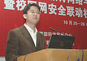 飞塔（美国）公司专家 何育新