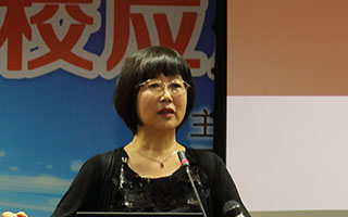 北京大学计算中心主任，CERNET专家委员会委员 张蓓